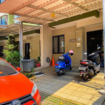 Aloha Guest House - 1 Male Only Tangerang Exterior photo