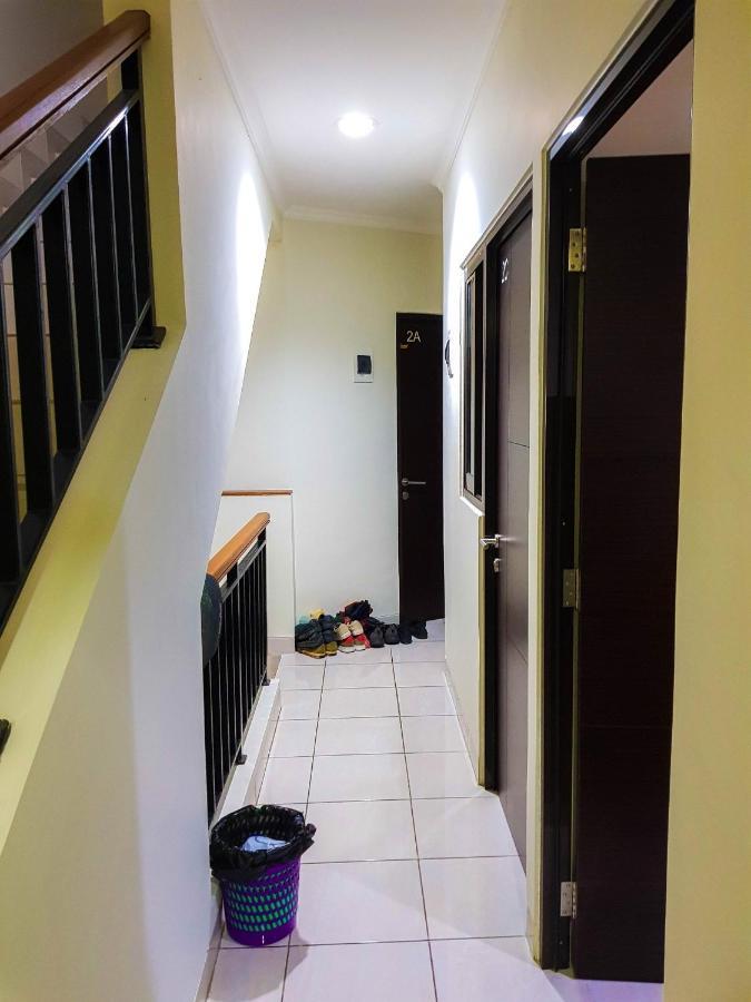 Aloha Guest House - 1 Male Only Tangerang Exterior photo